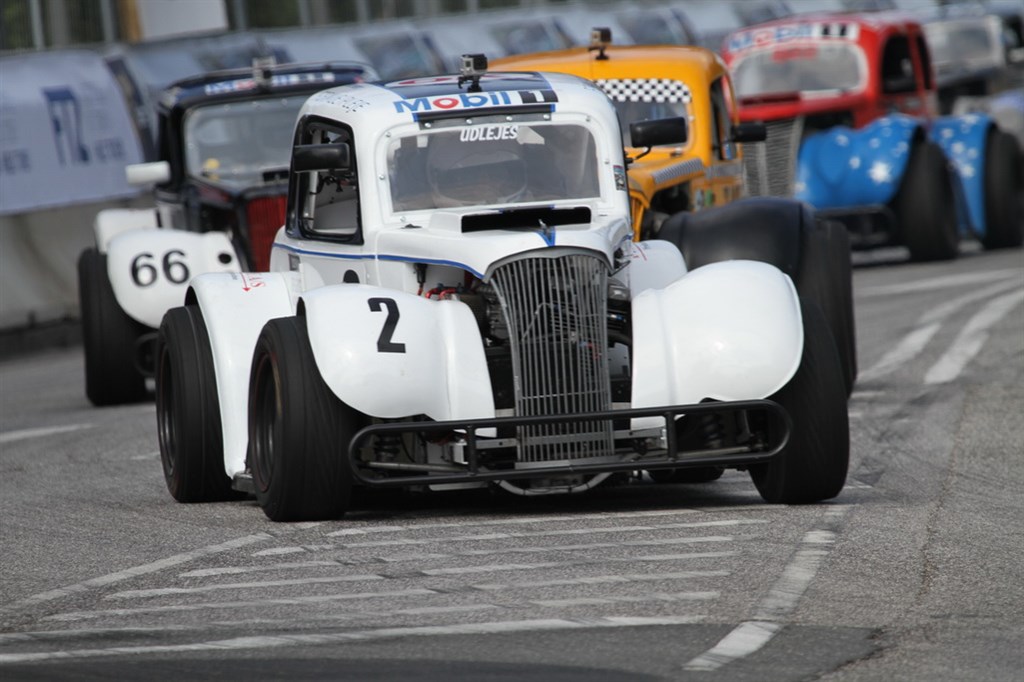 Legends Car er en fed klasse med meget tæt race.
(Foto: Motorsporten.dk)